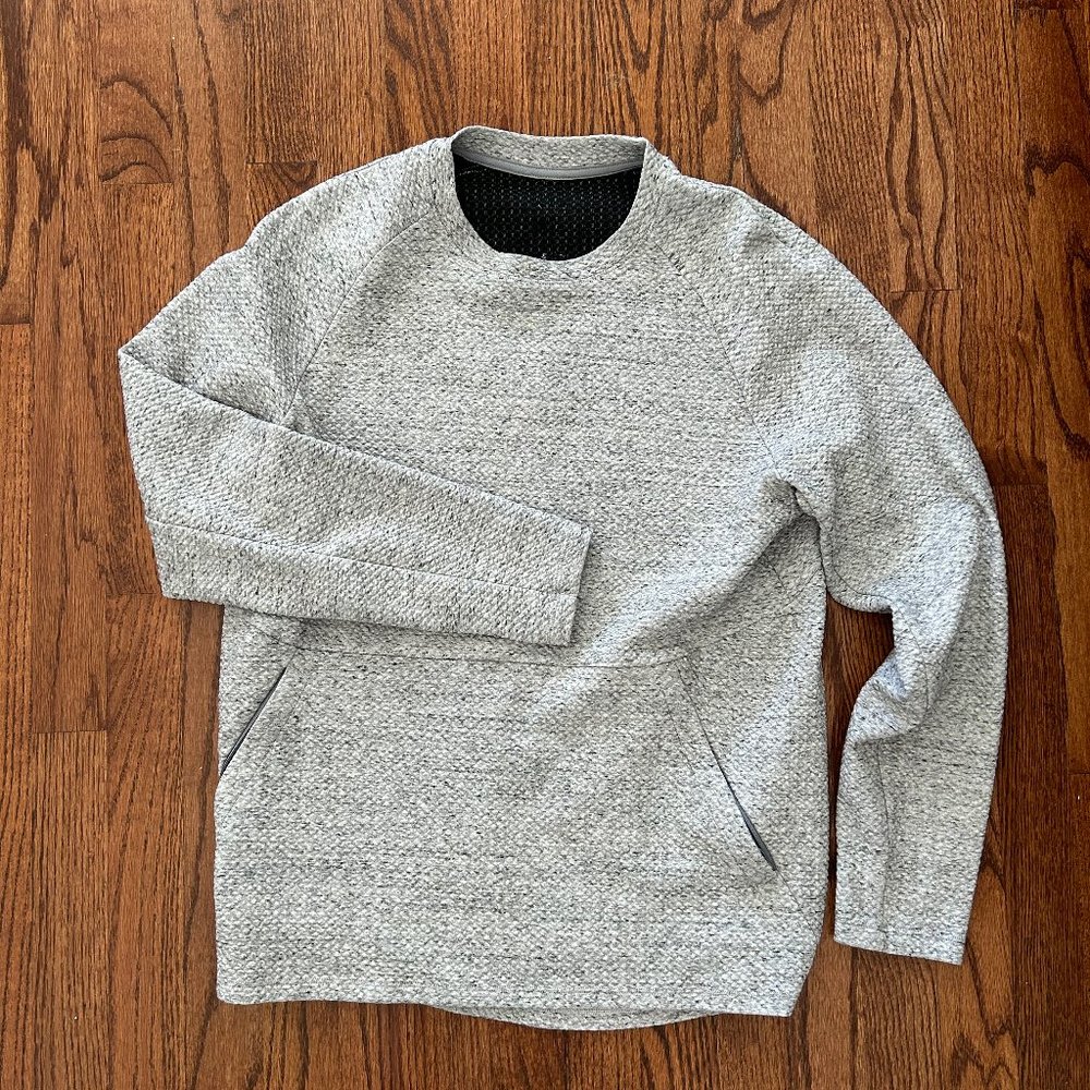 Men's Lululemon At Ease Crew in Heathered Grey/Black (size small)